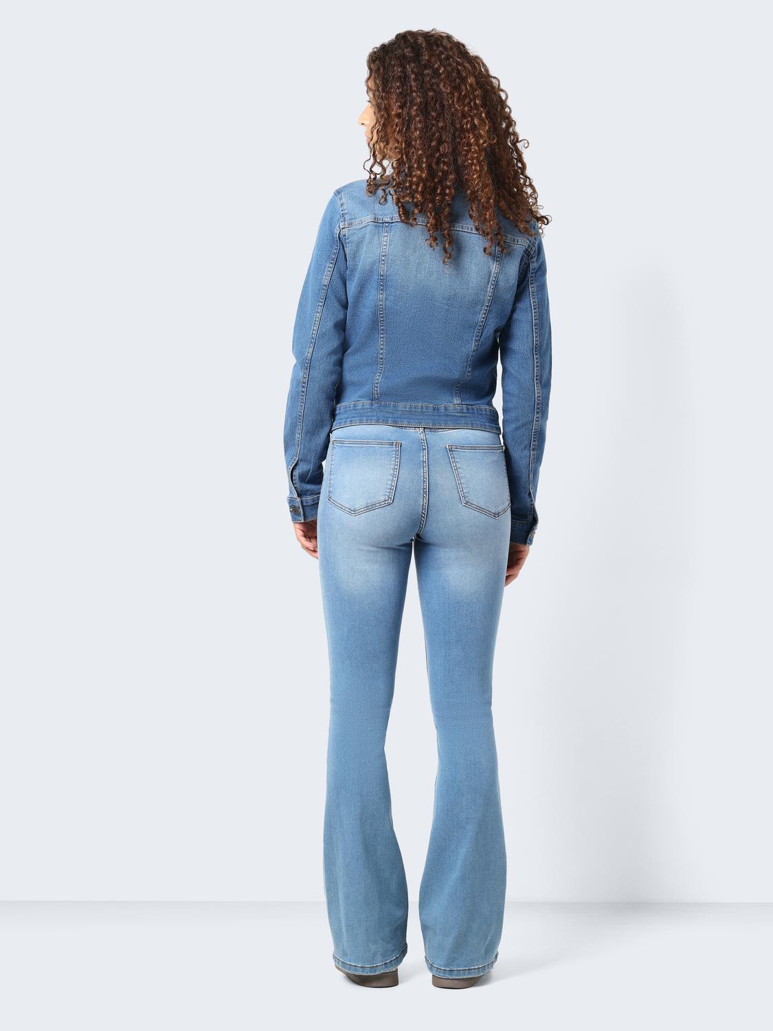 model_shot-front_full